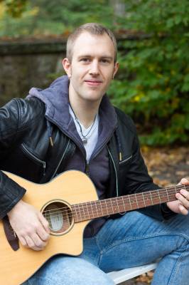 E-Gitarrelehrer Dennis Fehlauer