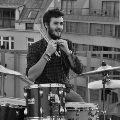 Schlagzeuglehrer Alexander Distl