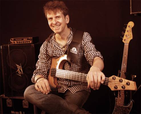 E-Basslehrer Martin Szalay